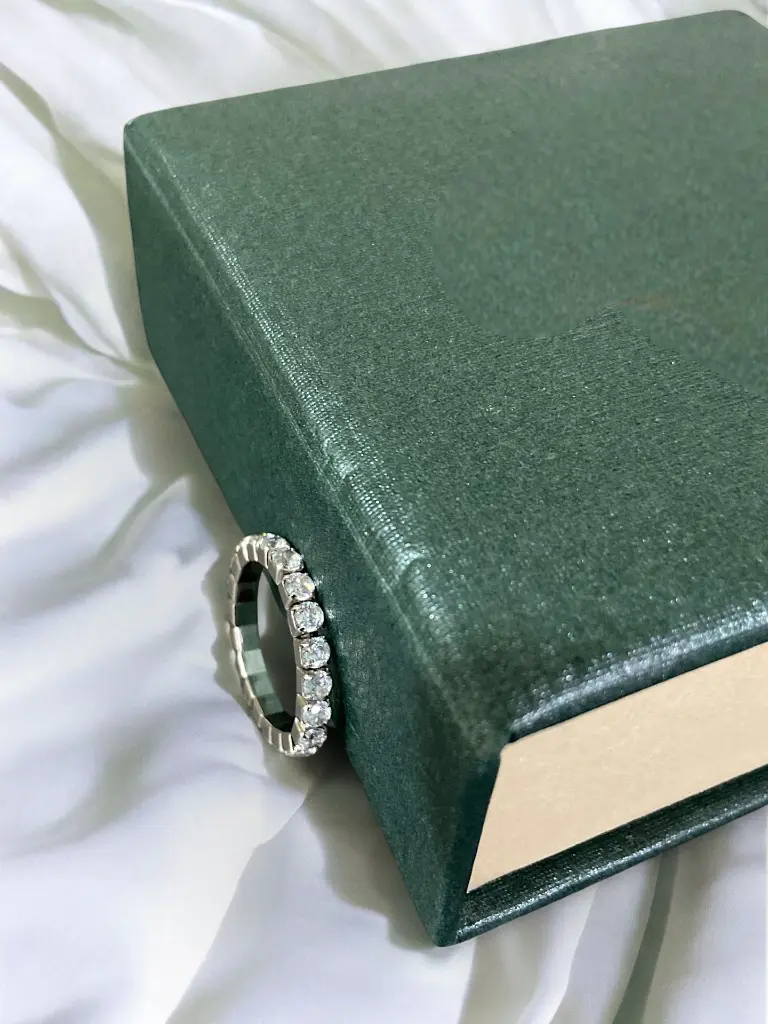 Silver Diamond Stretchable Band 2-Photoroom.webp