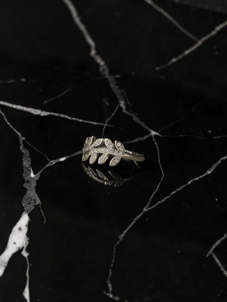 Dewleaf 925 Silver Ring for Woman 2-Photoroom.webp