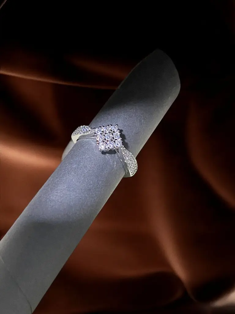 Silver Square Diamond Ring Woman 1-Photoroom.webp