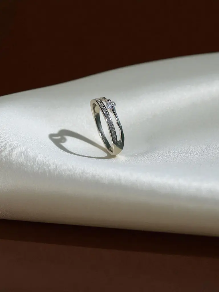 Silver minimal solitaire ring woman-Photoroom (1).webp