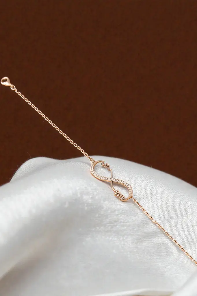 Silver Infinity Bracelet Woman 1.webp