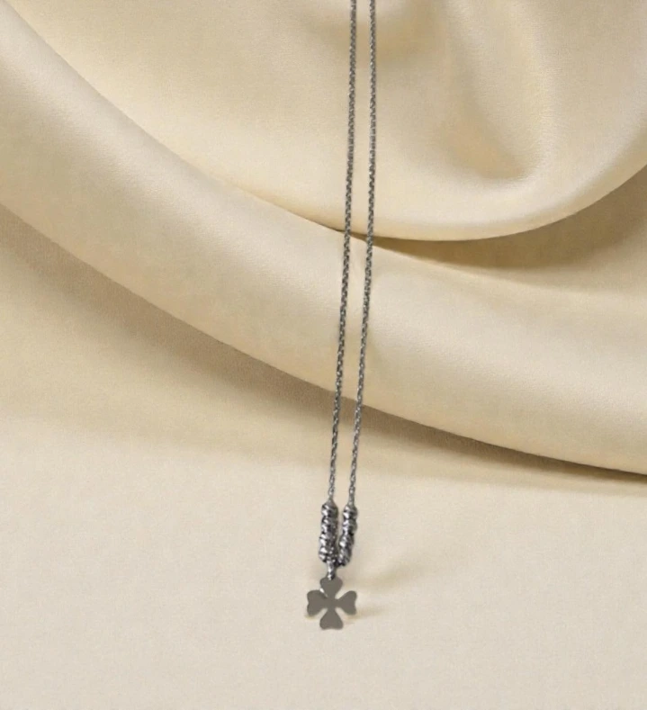 Silver leaf necklace for woman 1-Photoroom.webp