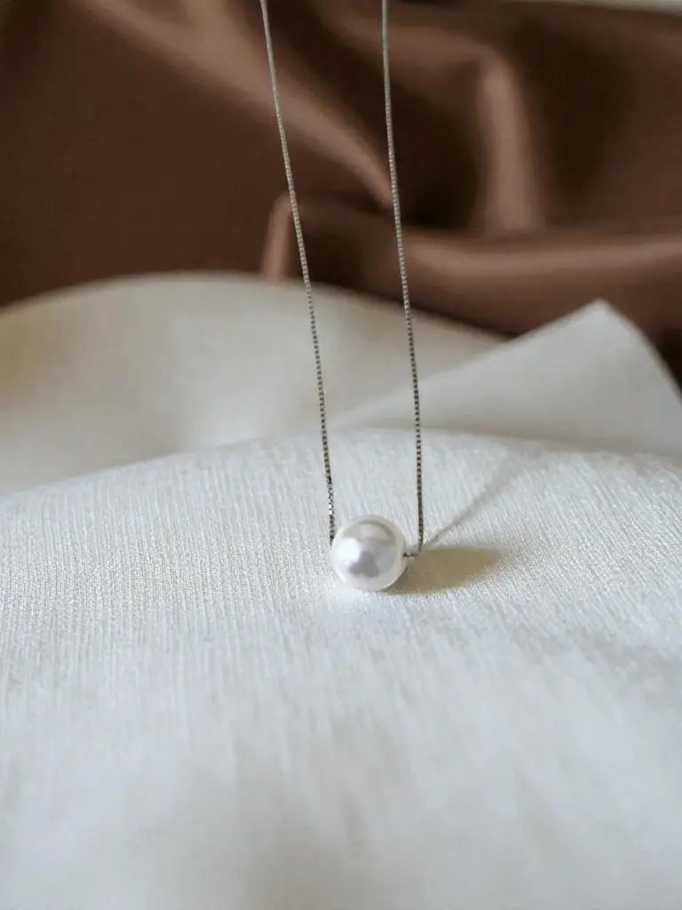 Silver Pearl Necklace for woman.webp