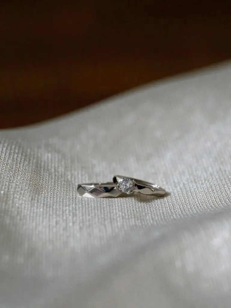 Silver Diagonal Shape Couple Band 1.webp