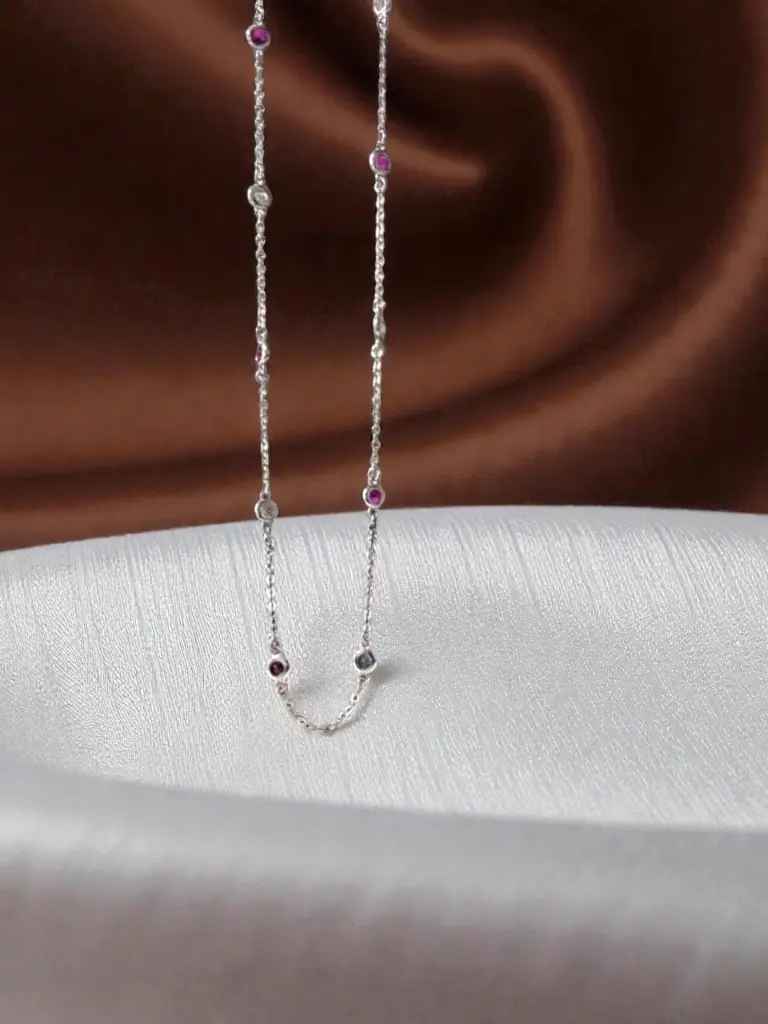 Silver colored stone dokya chain woman 1.webp
