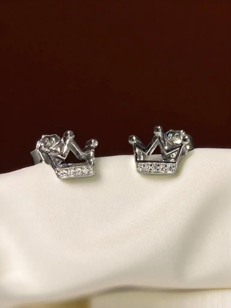 Elegant 925 Silver Crown Earrings – Everyday Glam Look