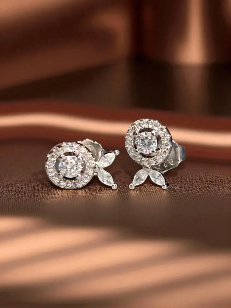Premium Silver Flower Stud Earrings for Woman – Timeless Everyday Style