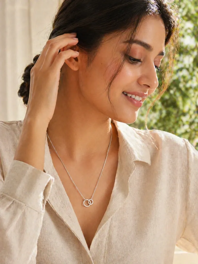 Silver Double Ring Pendant Chain {Virtual Model}.webp
