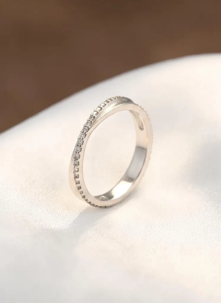 Silver Twisted Diamond Ring.webp