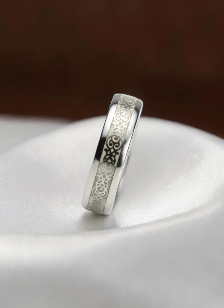 Silver Unisex Radiant Band 1.webp