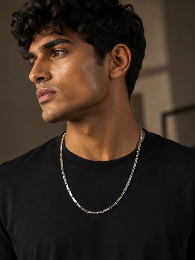 Silver Choco Chain Model Mockup.webp