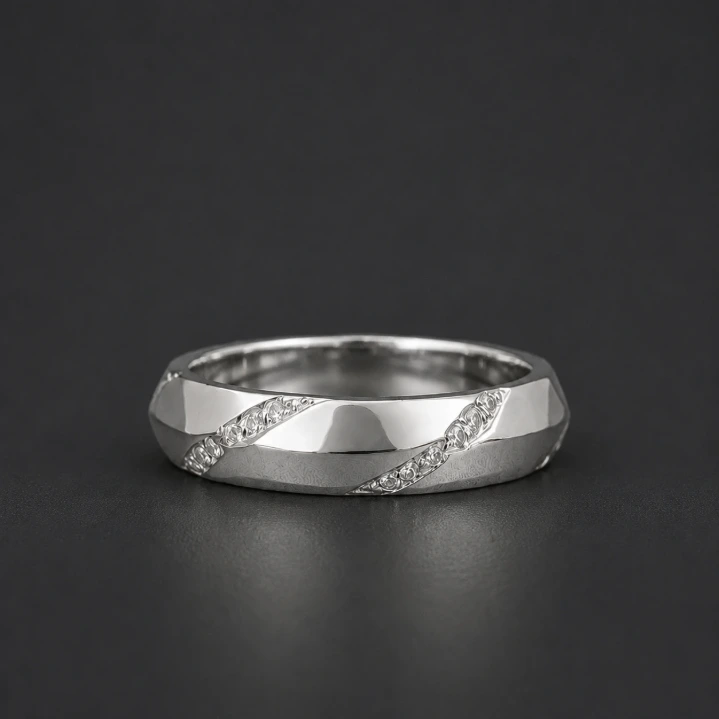 Men’s & Woman’s Silver Band Ring – Elegant Criss-Cut Design