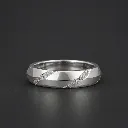 Men’s & Woman’s Silver Band Ring – Elegant Criss-Cut Design