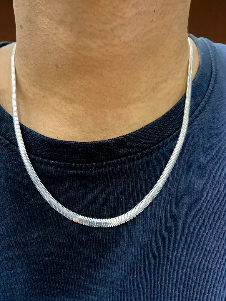 Model Wearing Snake Chain-Photoroom.webp