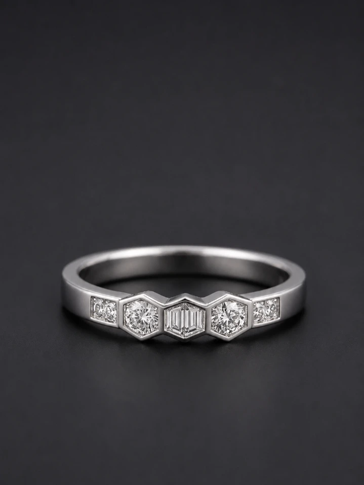 Elegant Silver Lumina Ring – Minimal 925 Design for Woman