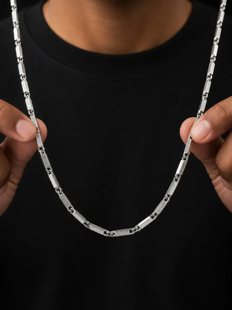 silver-flat-bar-italian-chain-men-closeshot-webp..webp