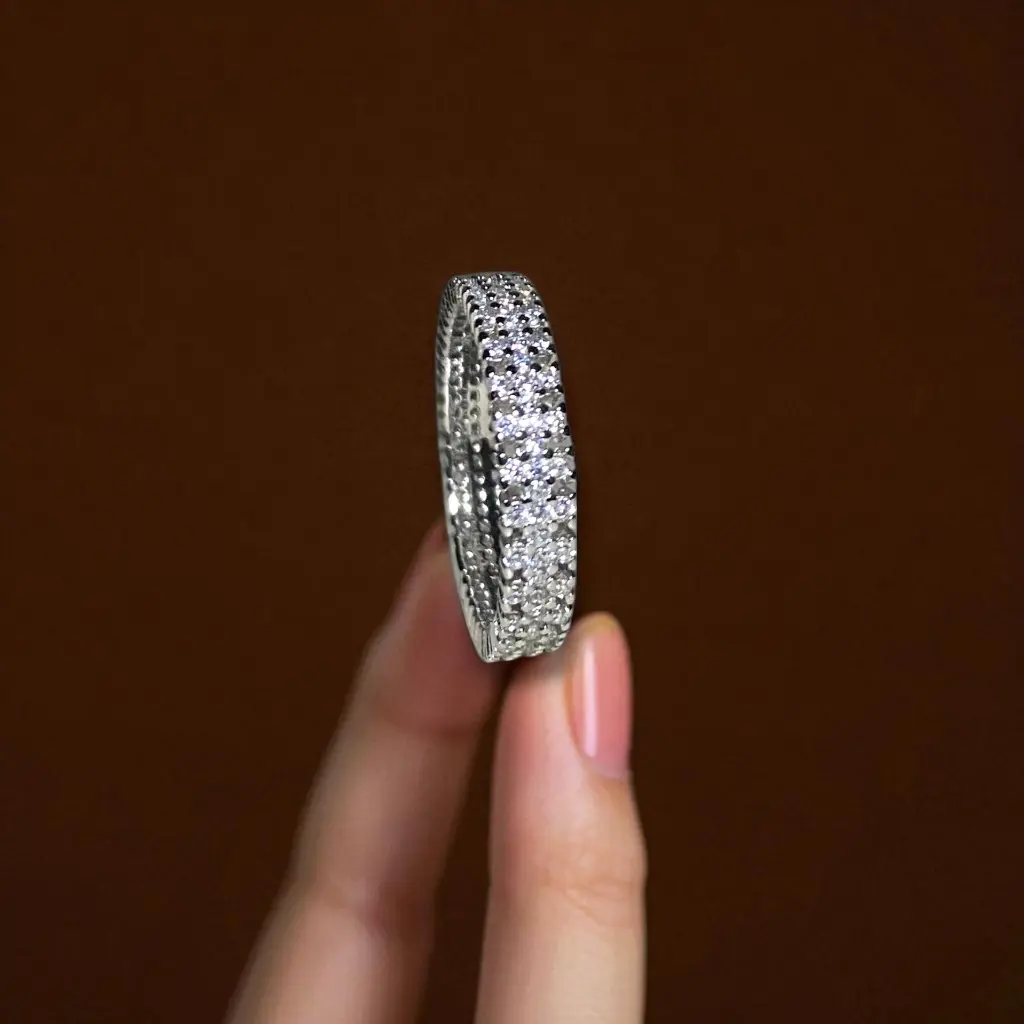 Model with Full stone band-Photoroom.webp