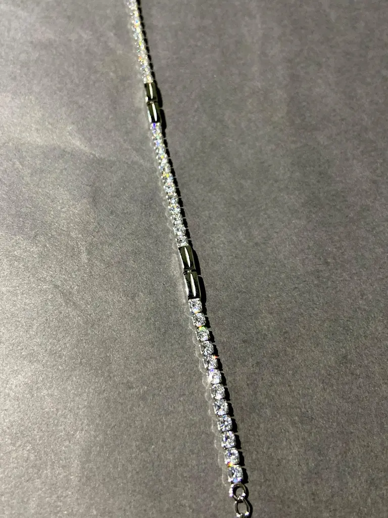 Tennis Bracelet mockup 22-Photoroom.webp