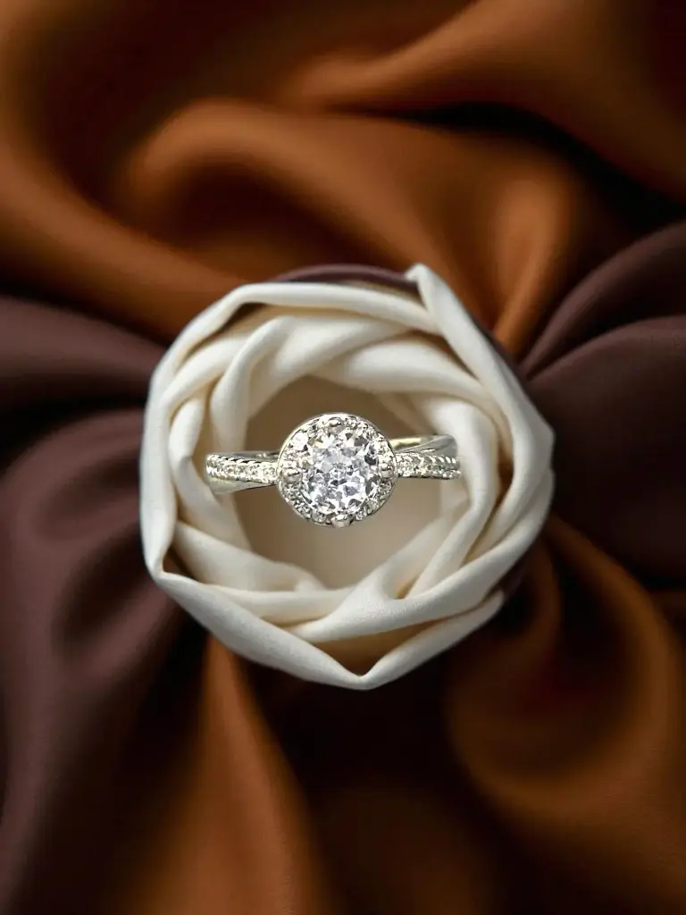 Elegant 925 Solitaire Ring for Woman