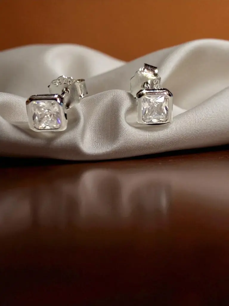 Minimal 925 Square Solitaire Earrings for Woman