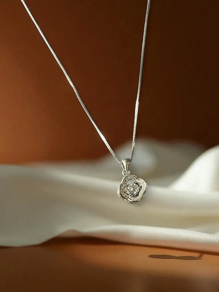 Minimal Hexagon Solitaire Pendant in 925 Silver for woman