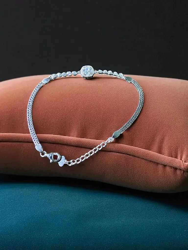 925 Silver Stylish Solitaire Bracelet for Woman