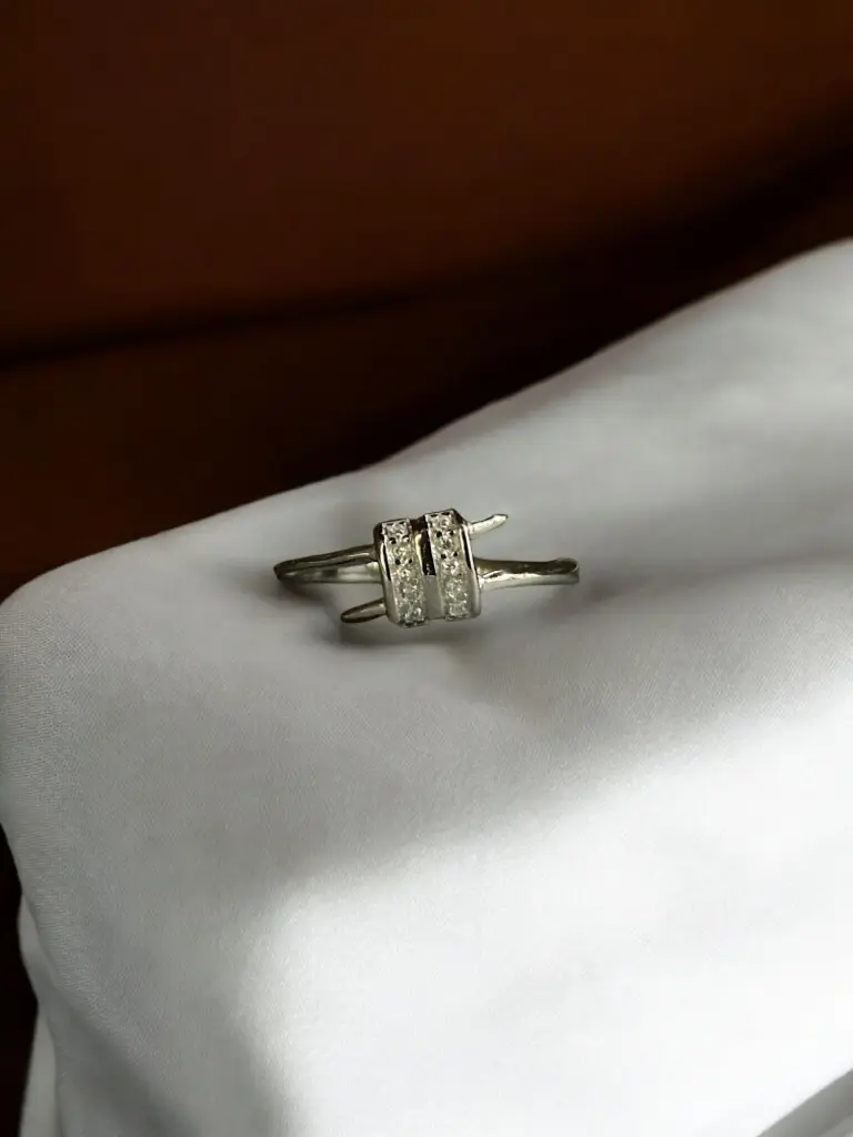 925 Silver Twisted Ring for Woman – Everyday Luxury