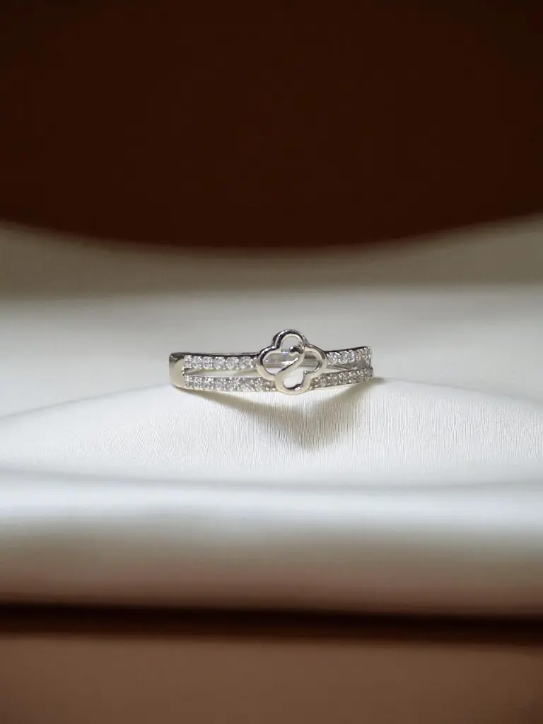 Luxury Silver Butterfly Ring for Woman – Timeless Floral Elegance