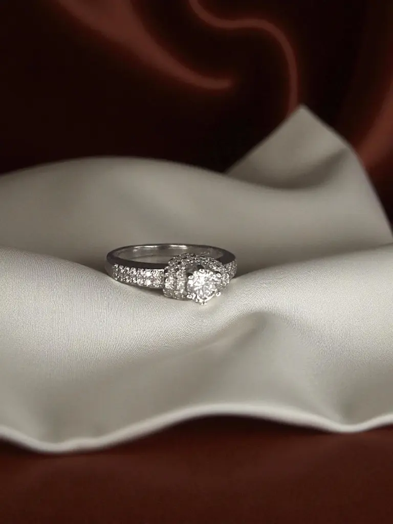 Premium 925 Silver Halo Ring – Modern Minimalist Style