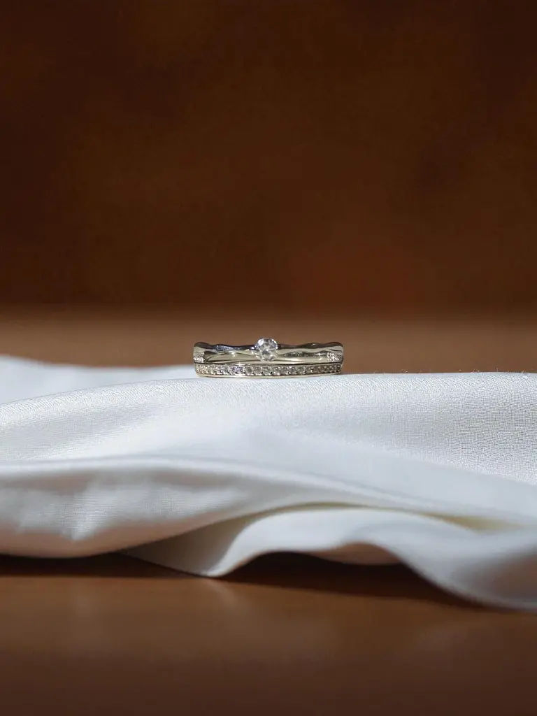 Elegant Single Diamond Ring Silver – Timeless Woman’s Ring