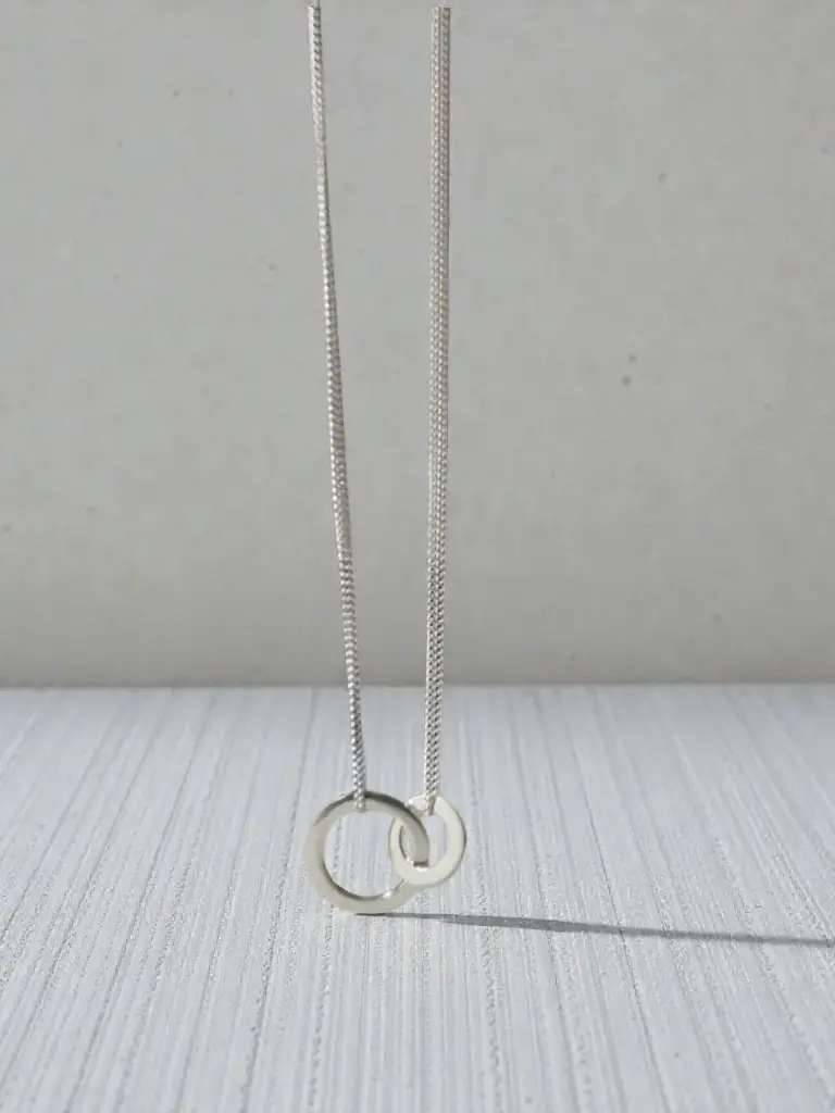 Silver Chain with Ring Pendant – Minimal Necklace Design