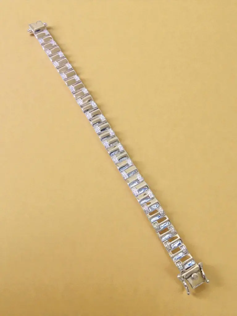 Trendy Silver Bracelet for Men with Diamond Detailing