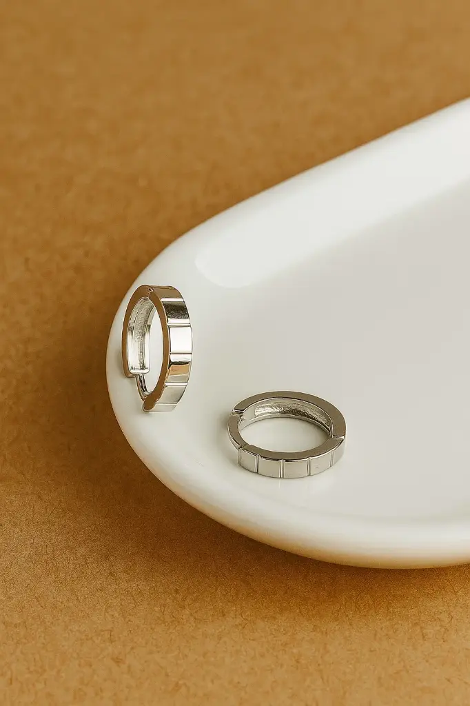 Minimal Curve Bali Hoops for Men & Woman