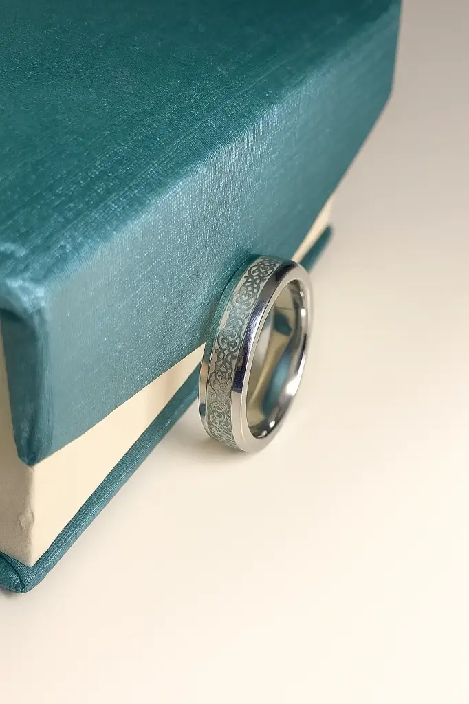 925 Silver Band Ring for Men & Woman – Radiant Unisex Design