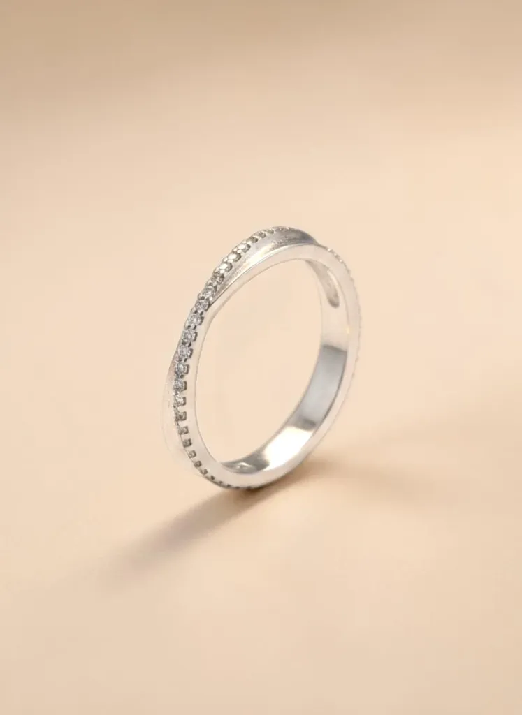 Men’s Silver Diamond Band Ring – Elegant Twisted Diamond Design