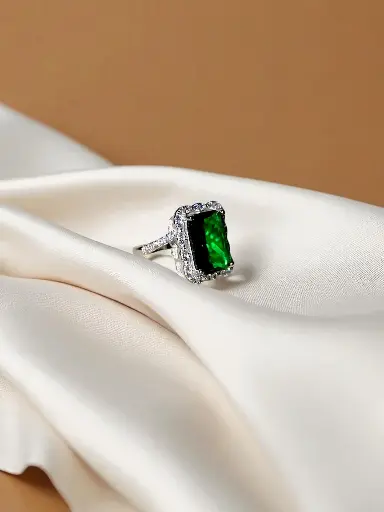 Luxury Emerald 925 Party Ring for Woman