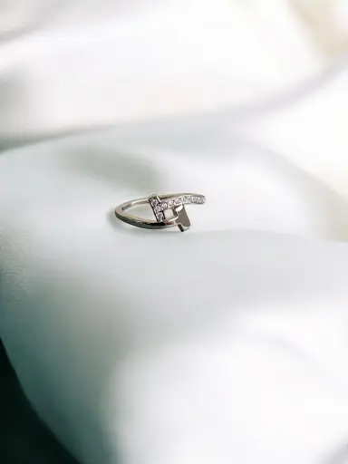 Sterling Silver Twist Ring – Classic Minimal Design for Woma​n