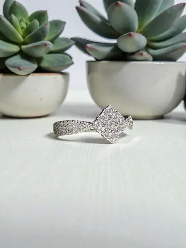 Minimal Silver Cluster Ring for Woman – Modern & Refined