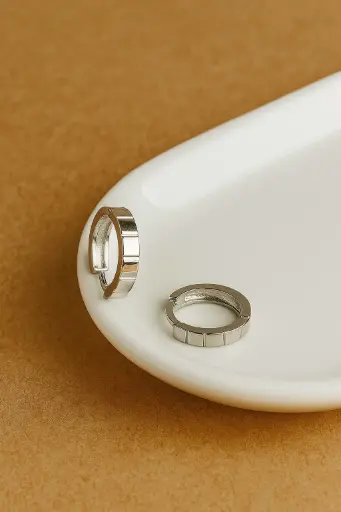 Minimal Curve Bali Hoops for Men & Woman