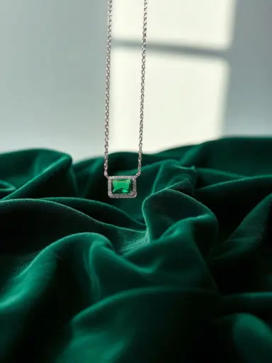925 Silver Emerald Pendant with Sleek Woman Chain